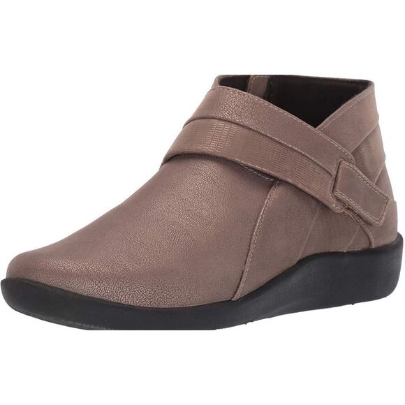 New? The sillian rani Brown Vegan Ankle Boots by Clarks cloud steppers Size 40-9 - Picture 1 of 11